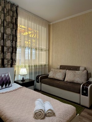 Twin Room | Free WiFi