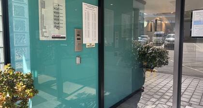 Chic 2 Bedroom Apartment in Art Deco Napier