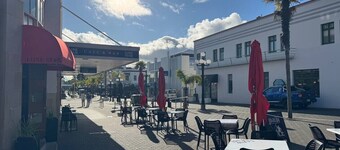 Chic 2 Bedroom Apartment in Art Deco Napier