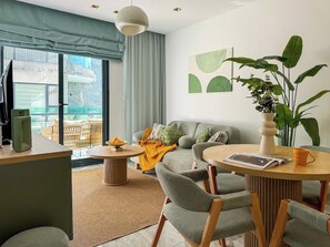 TV - Apartment 1+1 Qoople Legend A12 100 m from the sea (Alanya)
