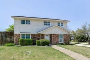 View from property - Reston NEW Bright, Airy Home w/ In Ground Pool & Grill (Richardson)