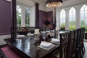 تناول الطعام