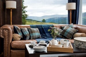 TV, video games, stereo, offices