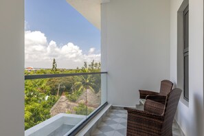 In-room safe, desk, laptop workspace, free WiFi