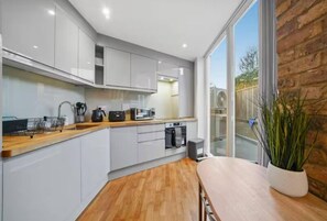 Private kitchen - Flat 1 Victoria Grove (London)