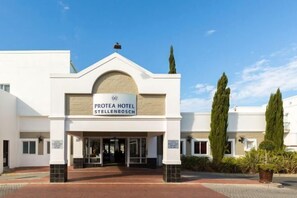 Exterior - Protea Hotel Stellenbosch and Conference Centre (Stellenbosch)