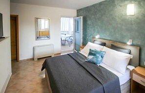 Free WiFi - Beautiful apartment in Stara Novalja with heated swimming pool (Stara Novalja)