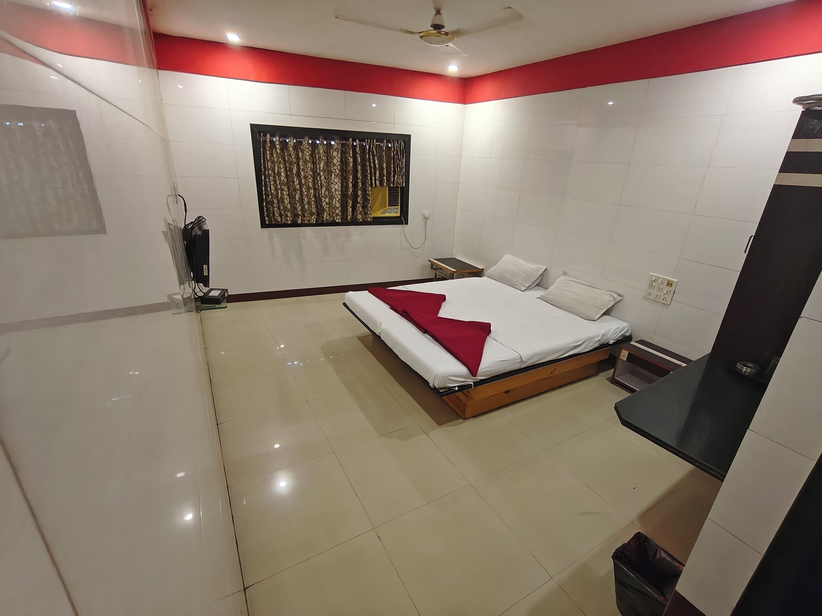 Habitación triple, vista a la ciudad | Wifi gratis 