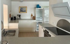 Coffee/tea maker, fridge, microwave, dishwasher