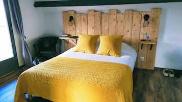 Soundproofing, free WiFi, wheelchair access