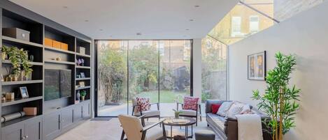 Téléviseur, bureau