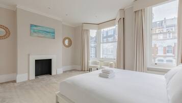 5 bedrooms, iron/ironing board, Internet, bed sheets