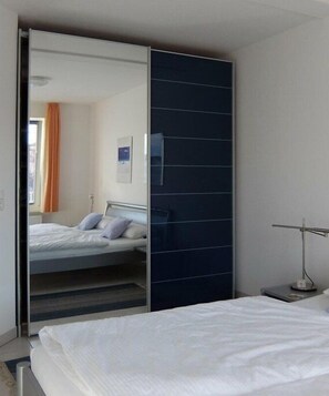 2 bedrooms, desk, iron/ironing board, free WiFi - Strandkrone Apartment 17 (Kühlungsborn)