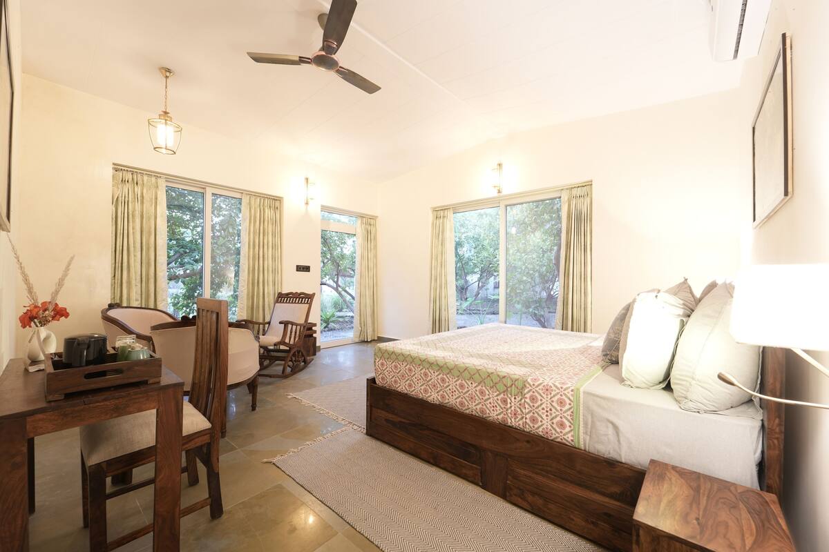 Premiere Cottage with Sit Out | Free WiFi