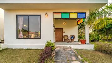 Premiere Cottage with Sit Out | Free WiFi