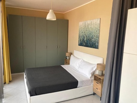 Blackout curtains, soundproofing, free cots/infant beds, free WiFi. Gerenzano Apartments