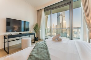 4 bedrooms, in-room safe, iron/ironing board, free WiFi - High Floor with Direct Burj Khalifa and Fountain Views (Dubai)