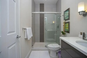 Room - Serenity Resort 3 Bedroom Vacation Home 17419 (Clermont)