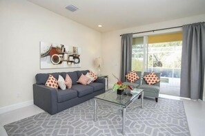 Room - Serenity Resort 3 Bedroom Vacation Home 17419 (Clermont)