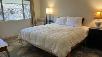 Schreibtisch, WLAN, Bettwäsche