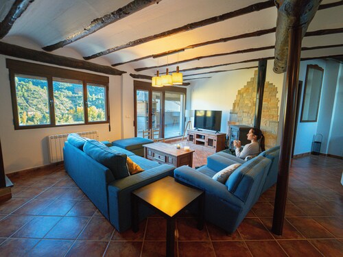 Mountain house in Casas Bajas with fireplace, BBQ and valley views