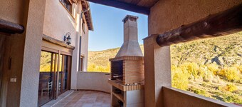 Mountain house in Casas Bajas with fireplace, BBQ and valley views