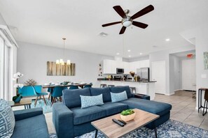 Room - Charming Chalet at Compass Bay CB101 (Kissimmee)