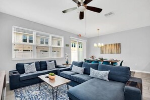 Room - Charming Chalet at Compass Bay CB101 (Kissimmee)