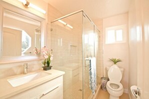 Bathroom - 洛杉磯陽光四季民宿 (Hacienda Heights)
