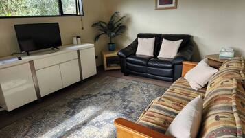 Studio, 1 Bedroom, Balcony | Living room