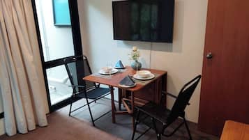 Studio, 1 Bedroom, Balcony | Ruang makan