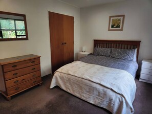 Studio, 1 Bedroom, Balcony | 1 bedroom - Neat one Bedroom Plus Living Room Apartment (Auckland)