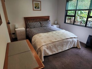 Studio, 1 Bedroom, Balcony | 1 bedroom - Neat one Bedroom Plus Living Room Apartment (Auckland)