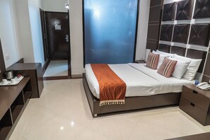 Executive Double Room | In-room safe, blackout drapes, iron/ironing board, free WiFi