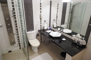 Free toiletries, slippers, soap, shampoo - Hotel Prachi (Bhubaneshwar)