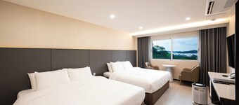 VAVANT TOURIST HOTEL