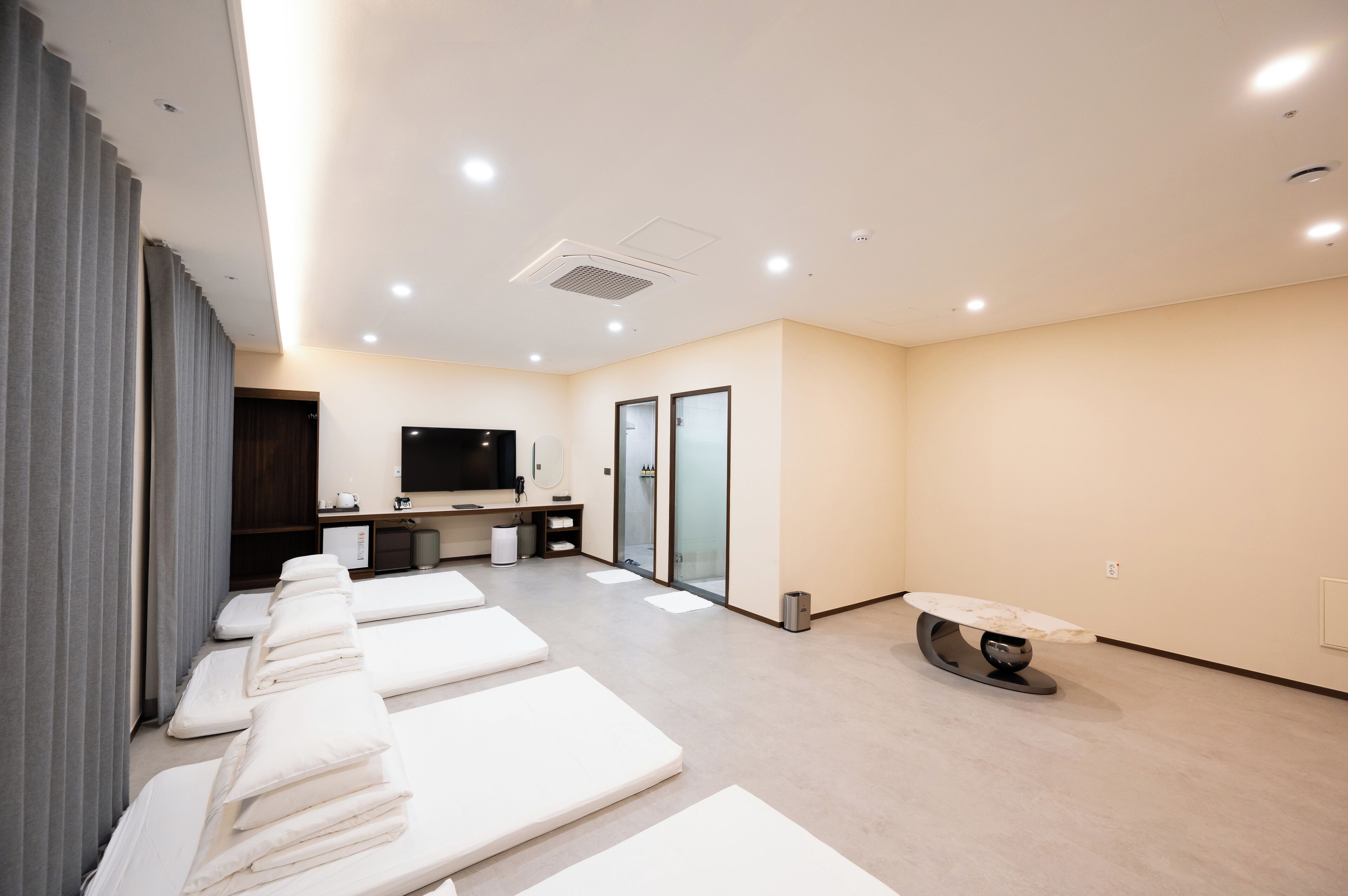 Hansil Suite | 办公桌、笔记本电脑工作区、免费 WiFi