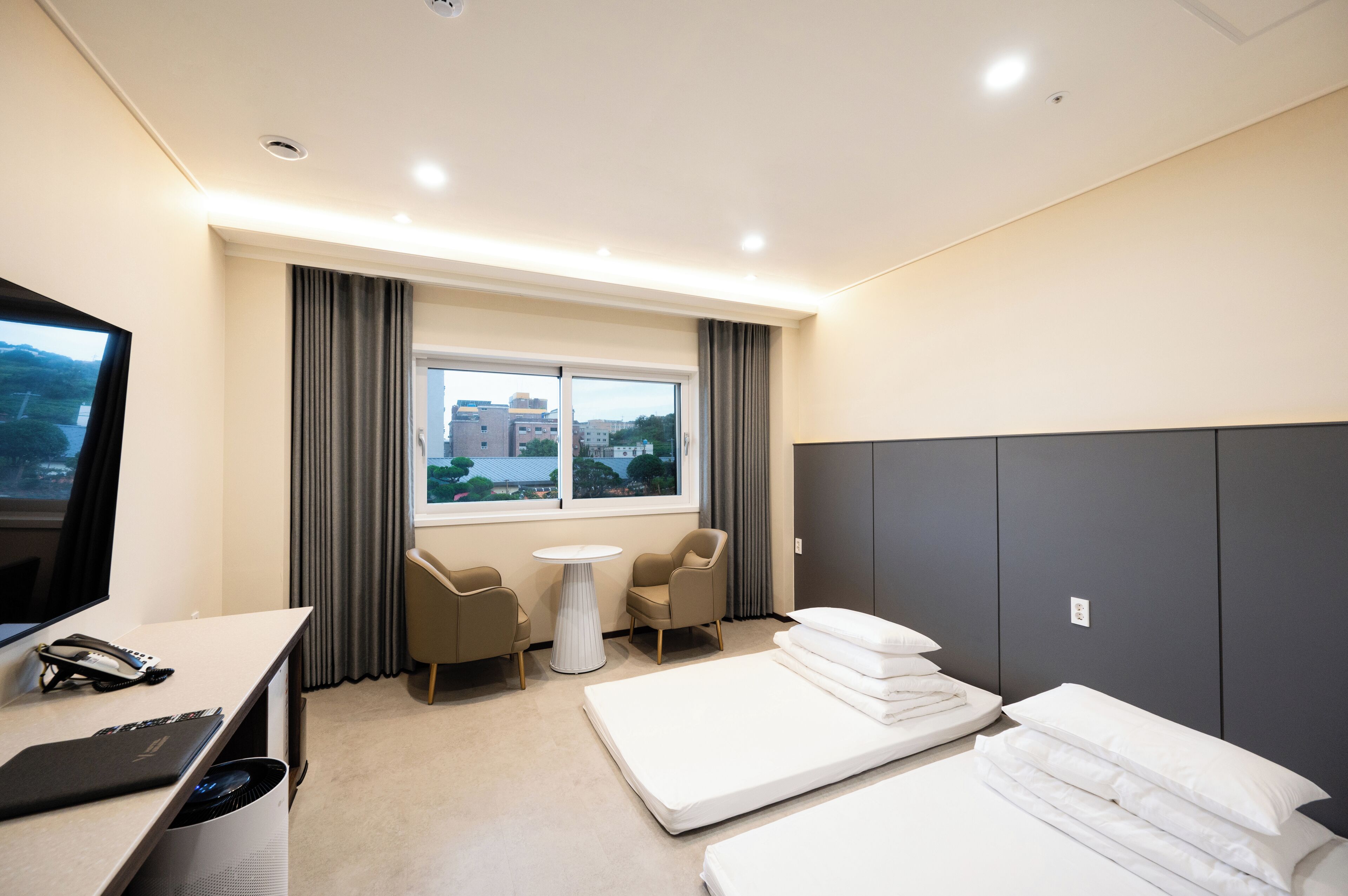 Hansil Deluxe | Una scrivania, postazione laptop, Wi-Fi gratuito