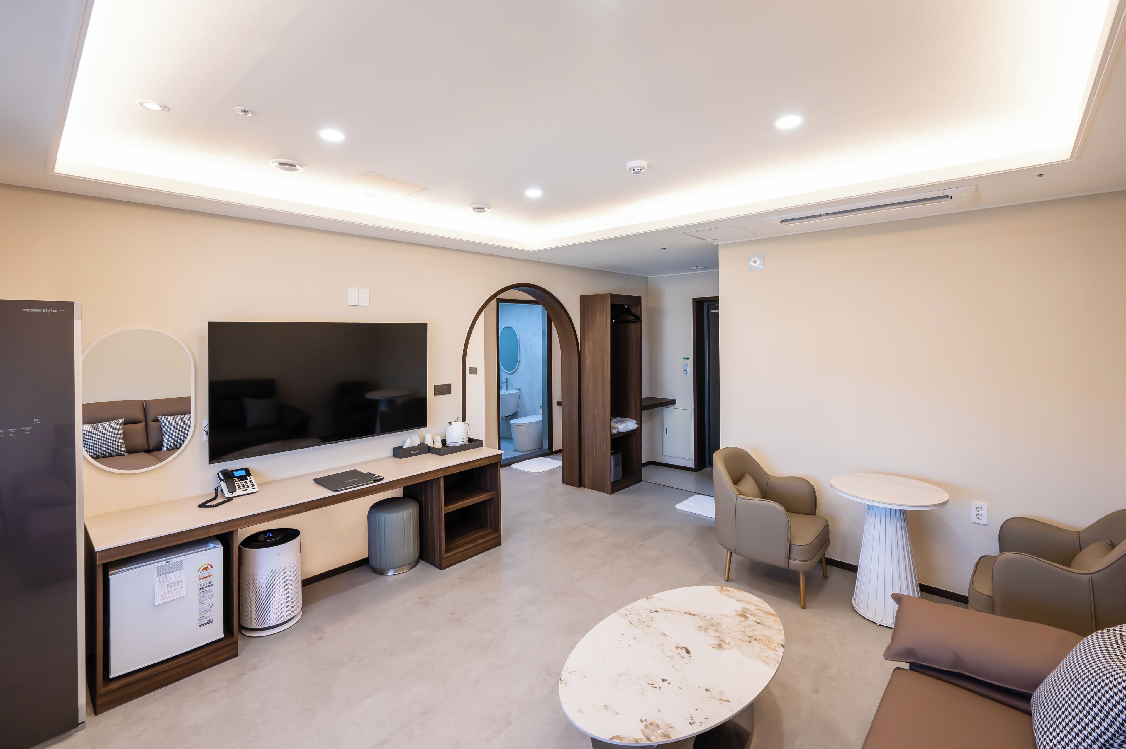 Suite Royal, non fumatori, vista oceano | Una scrivania, postazione laptop, Wi-Fi gratuito