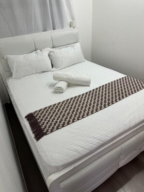 2 bedrooms, WiFi, bed sheets, wheelchair access - 1n2 bedroom w/gym 7 min walk to yaya and prestige mall, higher floor w/nice view (Nairobi)