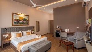 Kamar Double Deluks, patio, pemandangan halaman