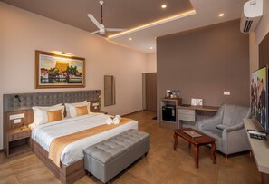 Deluxe Double Room, Patio, Courtyard View | Individually decorated, individually furnished, desk, laptop workspace - Paradsie Marari Boutique Resort (Ambalapuzha)