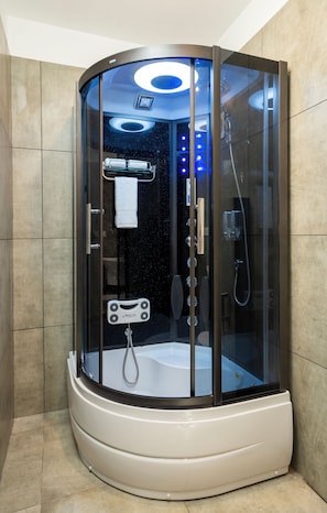 Salas para tratamentos a dois, sauna seca, sauna a vapor