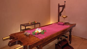 Couples treatment rooms, sauna, steam room, body treatments