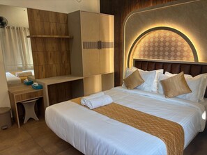 Phòng Tiêu chuẩn | Trang trí khác biệt, trang bị nội thất với thiết kế riêng biệt, bàn 