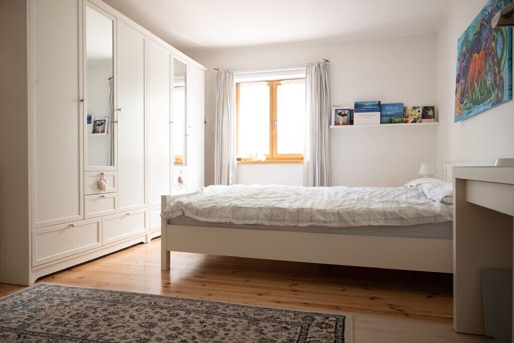 1 Schlafzimmer, Schreibtisch, Bügeleisen/Bügelbrett, Reisekinderbett