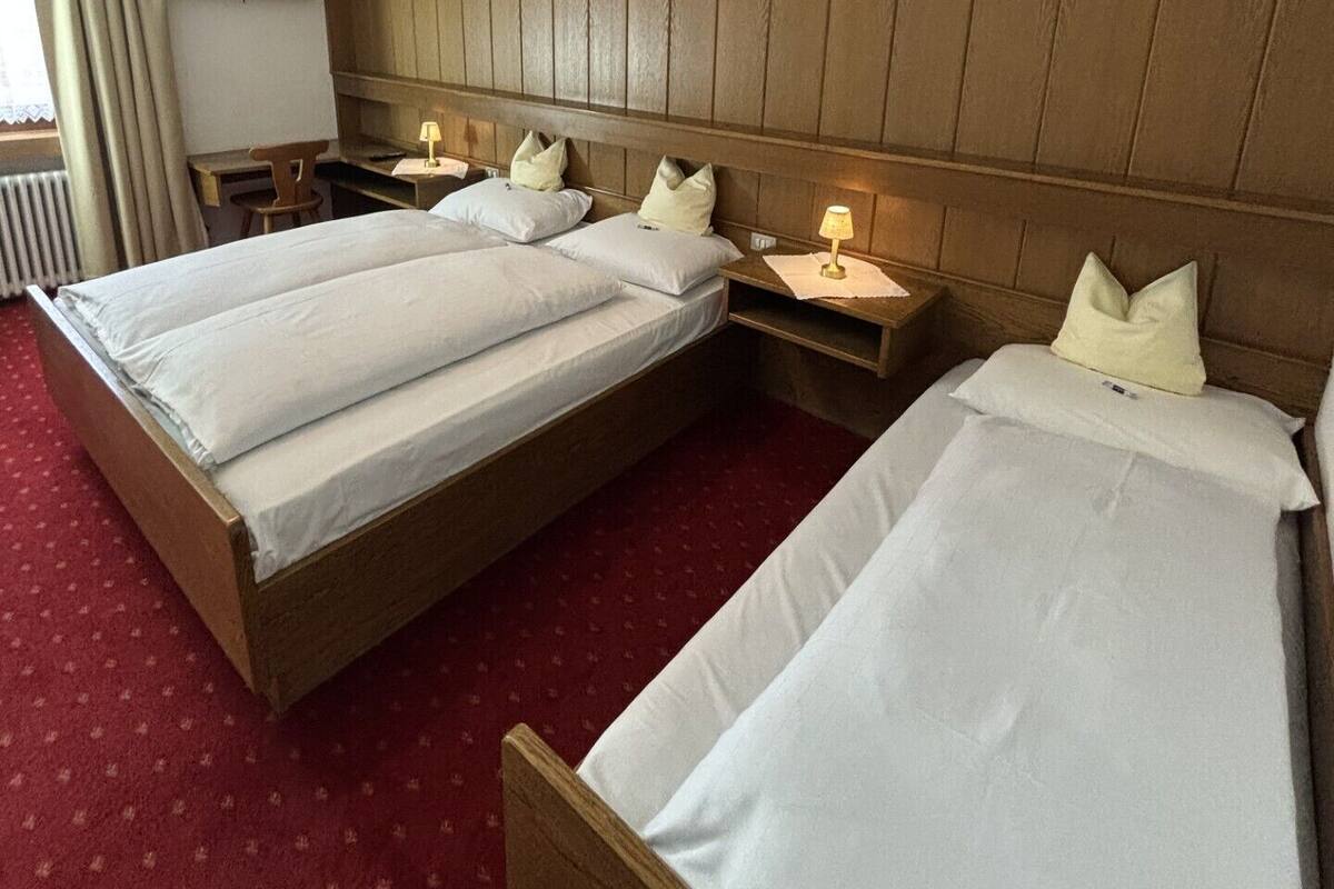 Basic Triple Room, Non Smoking | In-room safe, free WiFi