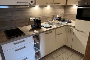 Kühlschrank, Ofen, Herdplatte, Geschirrspüler