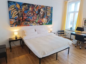 1 habitación, escritorio, wifi gratis y ropa de cama