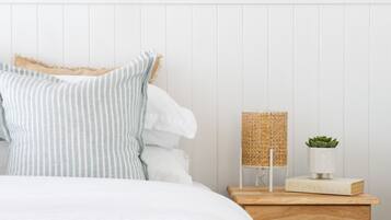 Iron/ironing board, WiFi, bed sheets, wheelchair access